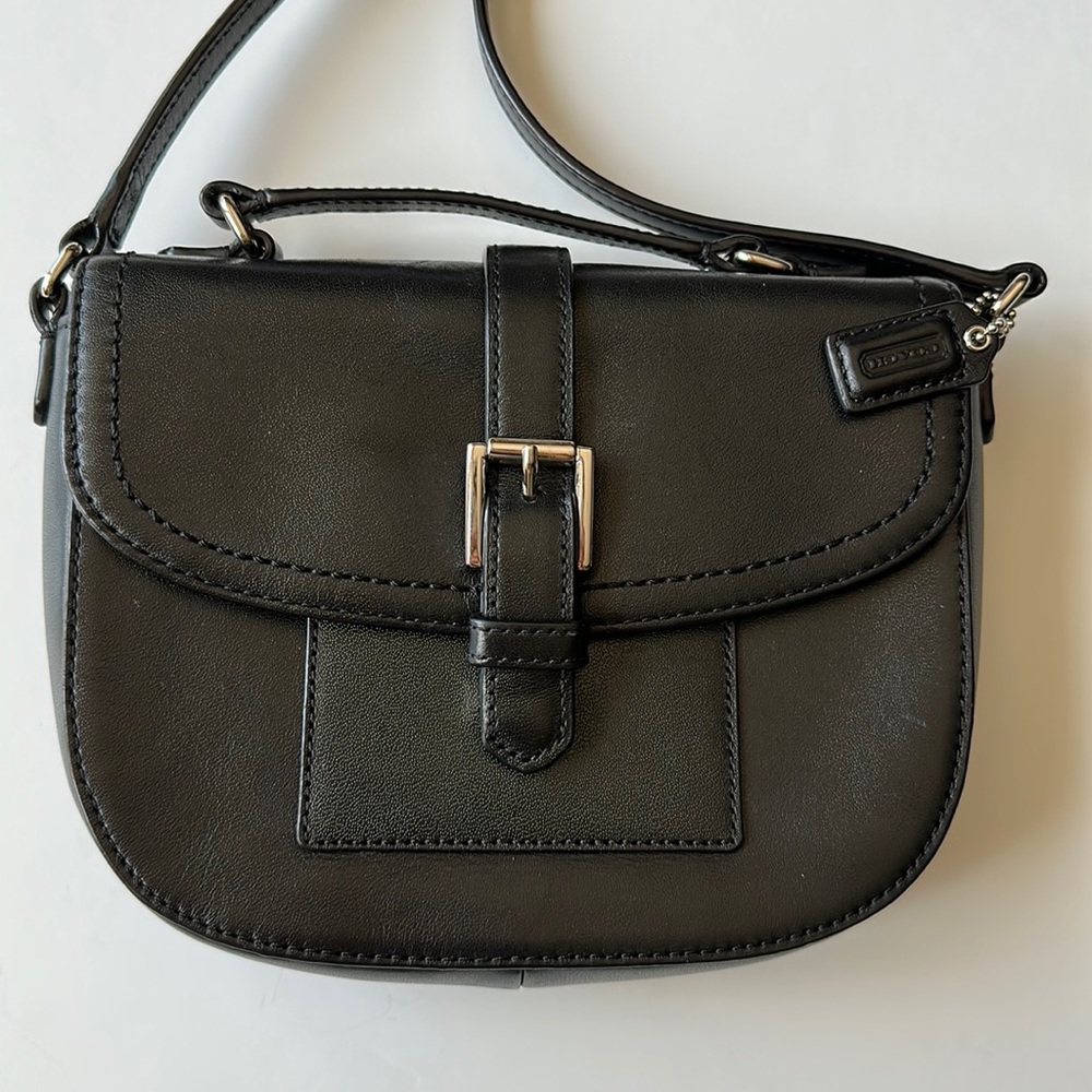 Used in a very good condition Coach Charlie Leather Anderson Crossbody